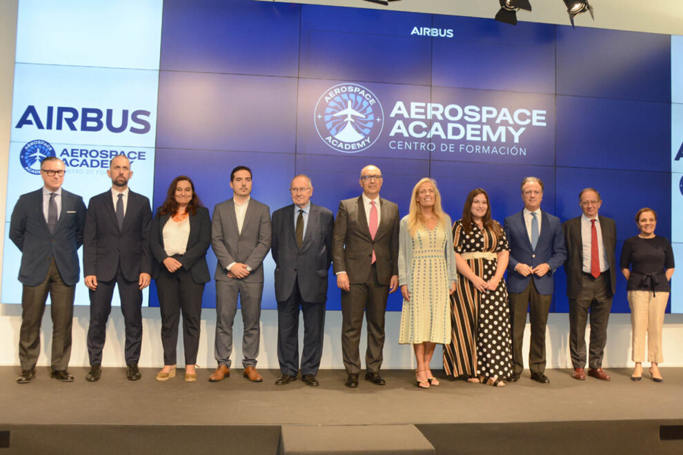 Participantes en la presentación de la Airbus Aerospace Academy.