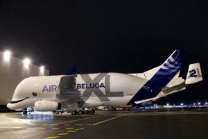 El primer Beluga XL ya con su matrícula definitiva listo para su primer vuelo comercial.