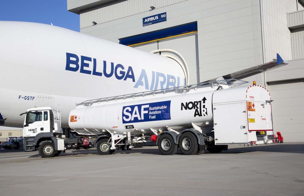Repostaje del Beluga en Broughton con biocombustible.q