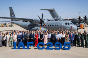 Entrega en Sevilla del último C295 para India fabricado en España.