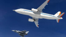 El Airbus A320 ATRA junto a un Eurofighter del Escuadrón Táctico 73 de la Fuerza Aérea alemana.