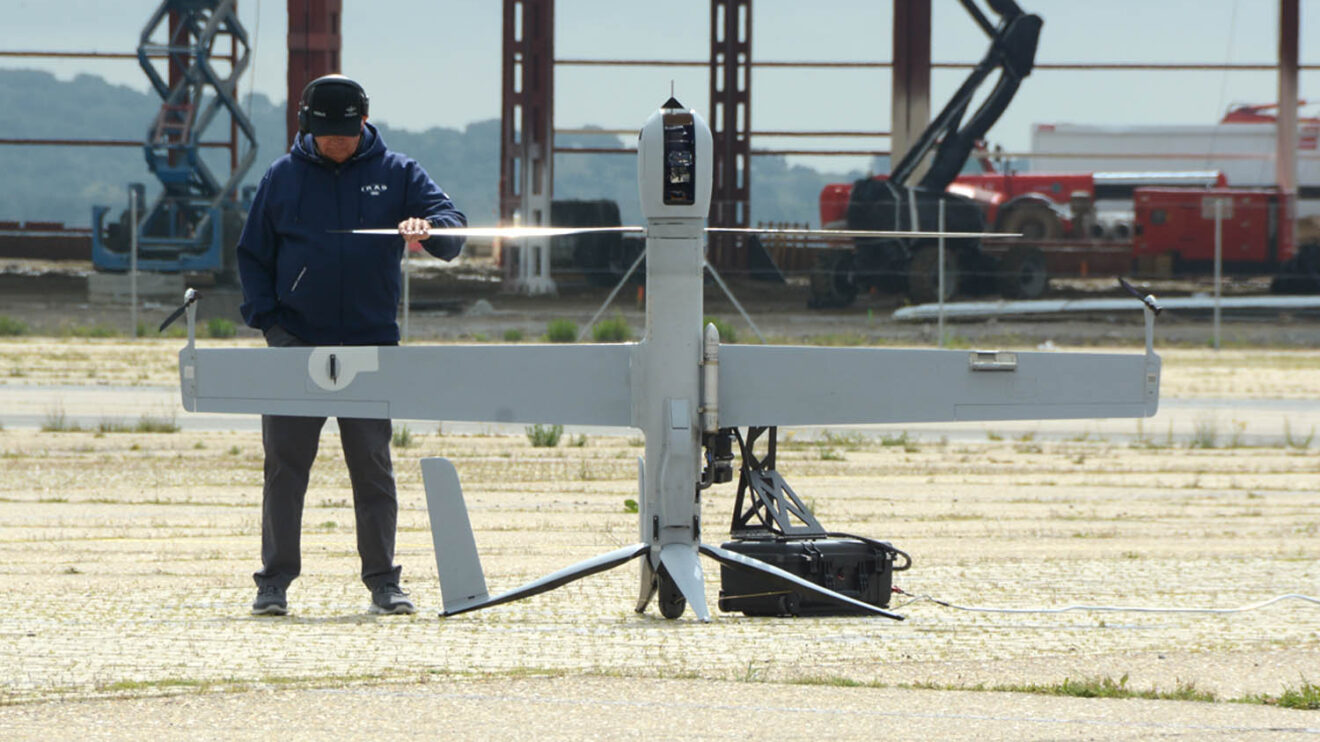El Flexrotor es un UAV de 25 kg de peso máximo, 2 mtros de longuitud y 3 metros de envergadura.