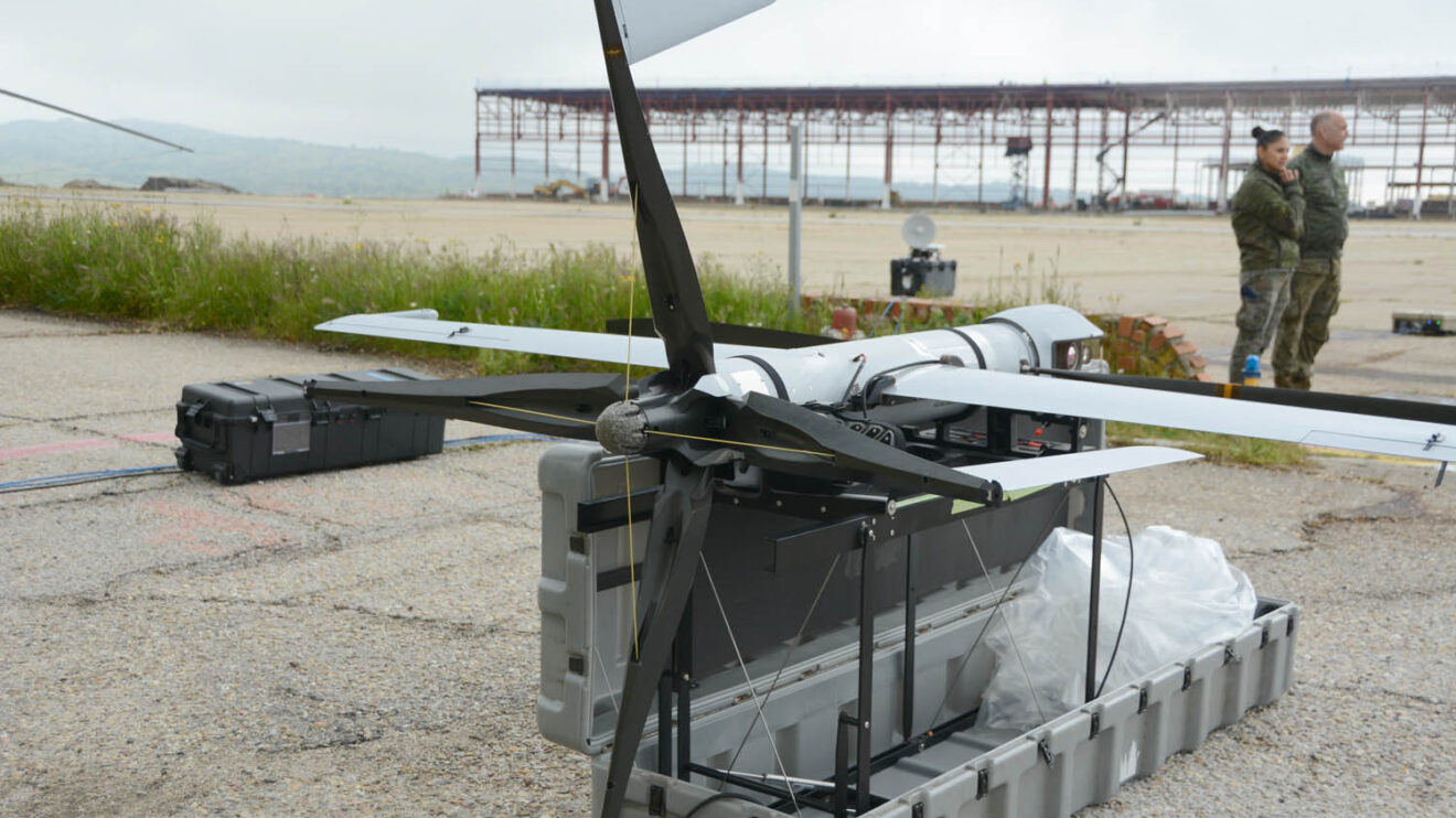 El fuselaje trasero se abre para convertirse en el tren de aterrizaje del Airbus Flexrotor.