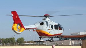 El primer Airbus H135 entregado al Ejército, con su vistosa decoración, ha sido matriculado HE.26-32A/10284.