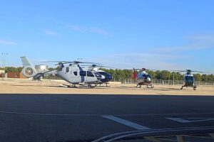 Los cuatro helicópteros en la plataforma de Albacete.