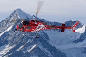 El H125 es un aparato que entre sus muchos usos está el vuelo en alta montaña.