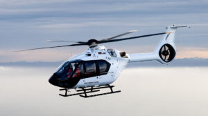 El Airbus Helicopters H140 durante uno de sus vuelos de prueba.