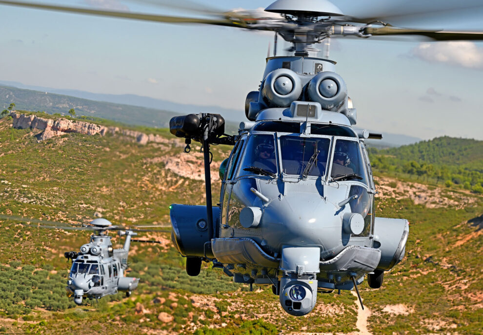 Airbus Helicopters H225M en vuelo.