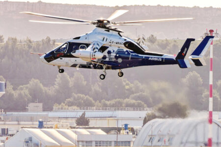 En 2024 Airbus Helicopters puso en vuelo el demostrador de alta velocidad Racer.