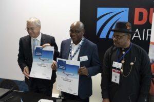 Firma en el salón de Dubai de contrato entre Airbus e Ibom Air por 10 A220.