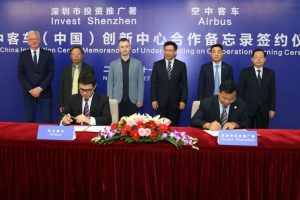Firma del acuerdo entre Airbus e Investment Shenzhen.