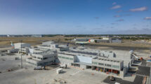 Nuevo centro de entregas, al fondo, a la izquierda, el otro centro en Toulouse.