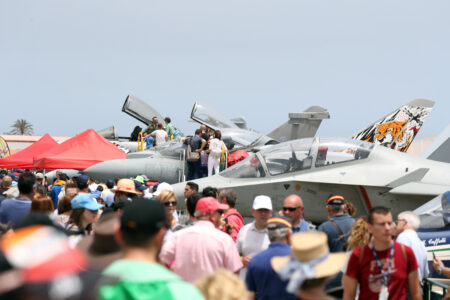 En 2018, con el mismo formato de dos días, el fstivakl de San Javier reunió a más de 300.000 aficionados a la aviación.