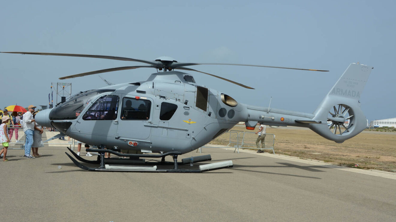 Airbus Helicopters H135 de la Armada.