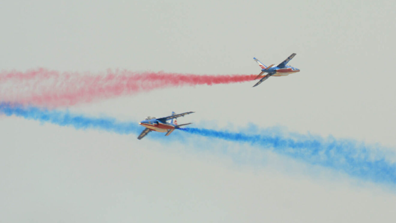La Patrouille de France actuó el sábado al tener otro compromiso en Francia el domingo.