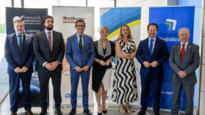 Los responsables de los cuatro cñusters fundadores de la la Alianza Andaluza de la Industria de Defensa junto a representantes institucionales.