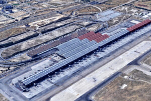 Ampliación hacia el norte de laT4 de Madrid-Barajas.