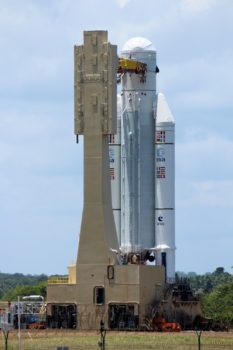 Preparación del lanzador Ariane 5 ECA que se empleará para situar en el espacio a BepiColombo en Kourou.