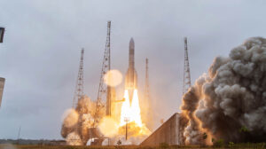 Despegue desde Kourou del Ariane 6 en su segundo lanzamiento.