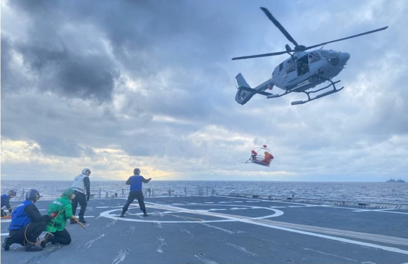 Pruebas de evacuación con cesta en el H135.