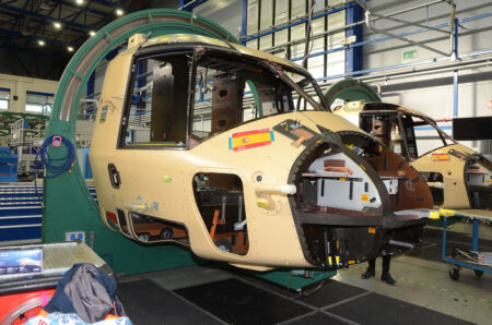 Producción del fuselaje delantero de un NH90 de la Armada en Albacete.