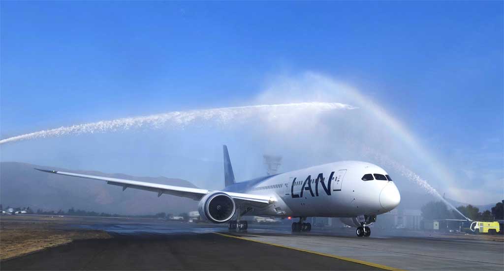 Llegada a Santiago del primer vuelo comercial del B-787-9 de LAN