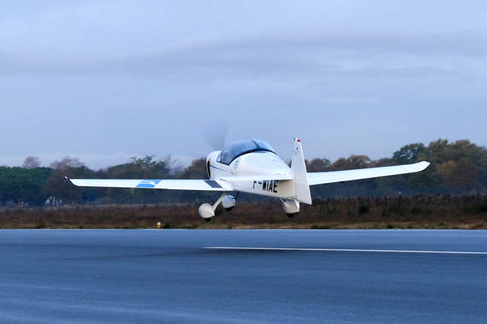 Primer vuelo del Aura Aero Integral E.