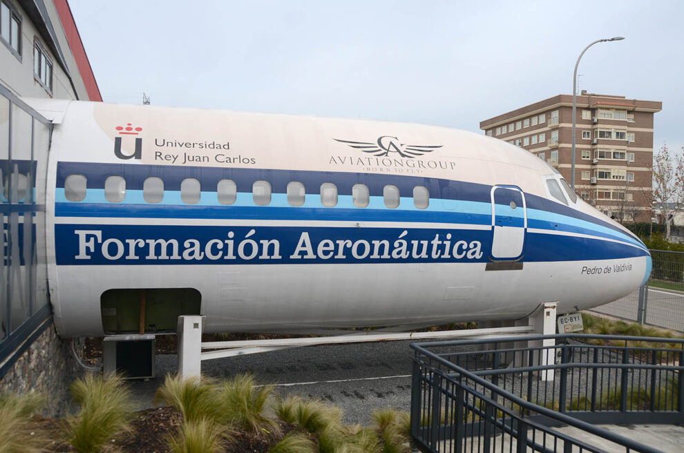 Entrada a las instalaciones de Aviation Group en Fuenlabrada.