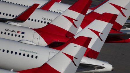 Aviones de Austrian Airlines paralizados en tierra.