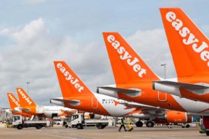 Aviones de Easyjet en el aeropuerto de Londres Gatwick.