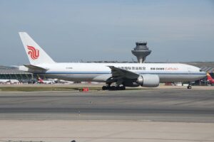 Air China Cargo opera, entre ortros, vuelos de carga a Madrid con productos de AliExpress.