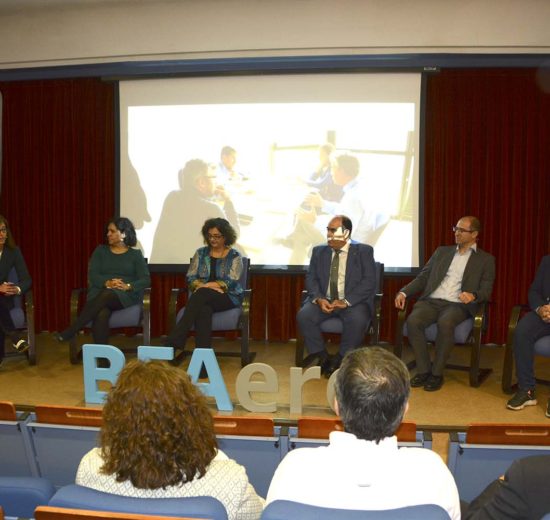 La presentación de la convocatoria de BFAero estuvo precedida de una mesa redonda sobre “Nuevos escenarios de emprendimiento”.