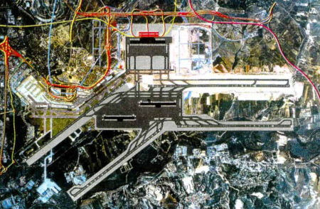 El plan director original incluía una T4 más pequeña y dos satélites.