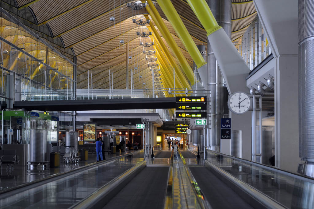 Interior del Satélite de la terminal 4 del aeropuerto de Madrid Barajas