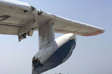 Daños en el ala y flotador del Be-200 accidentado en Portugal.