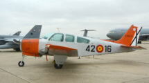 Beech F-33 Bonanza del Ejército del Aire y del Espacio español.