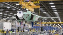 El primer F-35A belga entra en la cadena final de producción en Fort Worth.