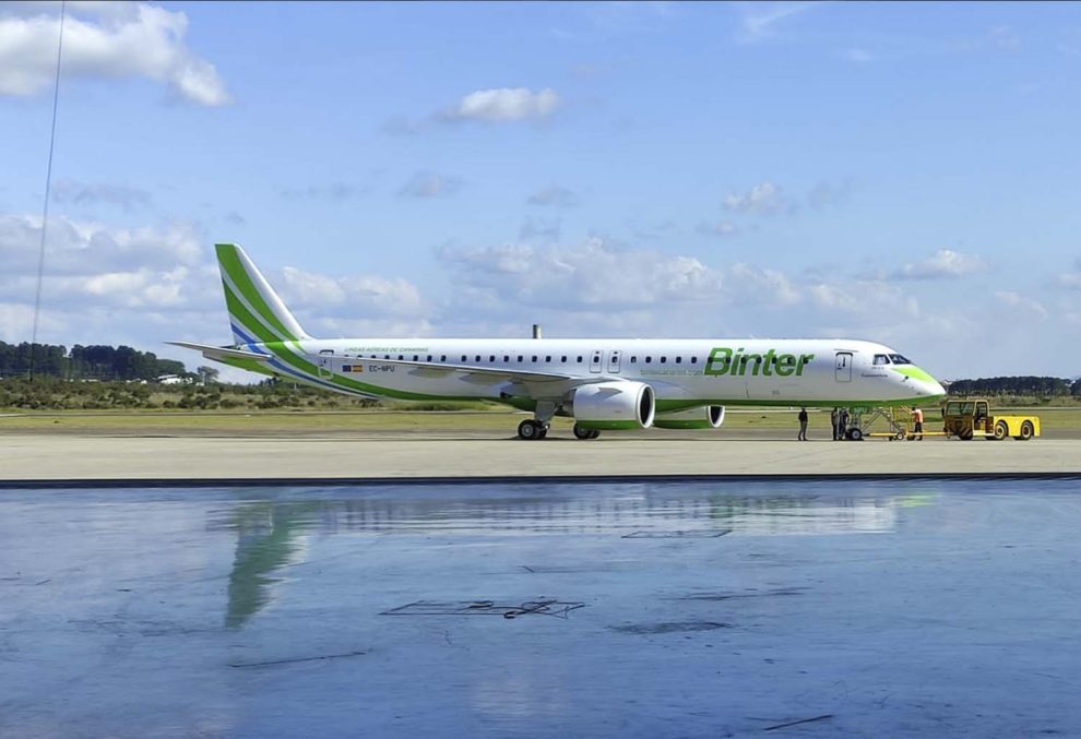 El quinto Emrbaer E195-E2 de Binter listo para partir de Sao Joie dos Campos en su vuelo de entrega.q
