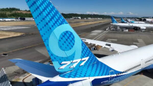 En el tercer trimestre Boeing ha retrasado el B-777X y hecho un nuevo cargo extraordinario.