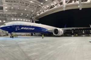 El prototipo del Boeing 777-9, cuyo primer vuelo sigue retrasándose.