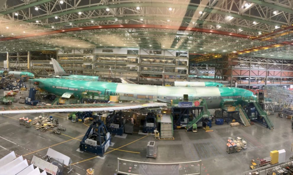 La célula estática del Boeing 777X poco antes de abandonar la cadena de montaje.
