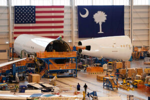 Boeing ha terminado de reparar 122 B-787 con problemas en las uniones de las secciones del fuselaje.