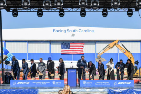 Ceremonia de inicio de las obras de ampliaciónde la factoría de Boeing en Charleston.