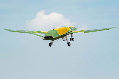 Despegue del MQ-25A.