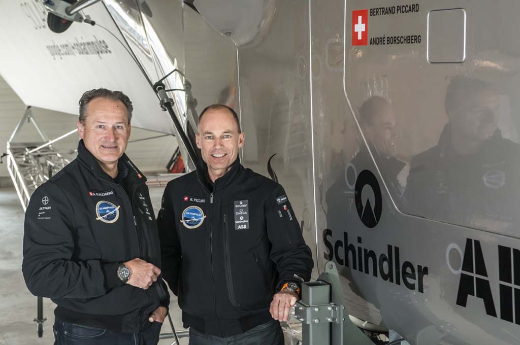 André Borsberg y Bertrand Piccard junto al Solar Impulse.