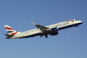 Uno de los siete Emrbraer EJet de British Airways CityFlyer parados, despegando de Palma de Mallorca el pasado verano-.