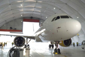 Hangar de Brok-air en el aeriopuerto de Castellán.