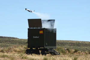 Lanzamiento de un interceptor de UAS Destinus Hornet durante las demostraciones de la Campaña de Experimentación Táctica del Ejército de Tierra.