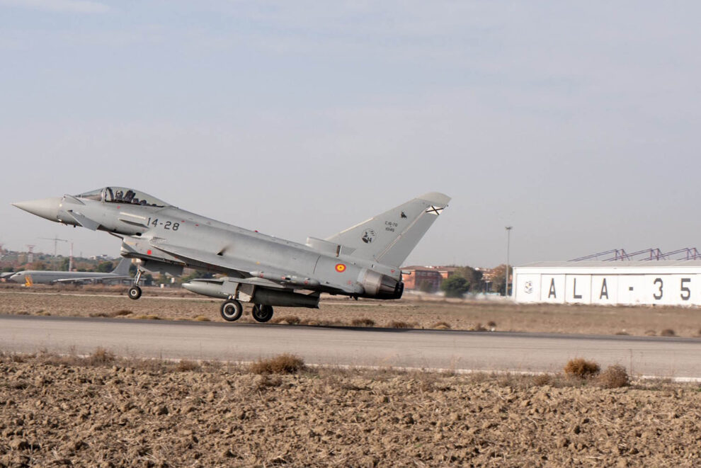 El IPA 9 despega de Getafe en su primer vuelo con el radar ECRS MK0.