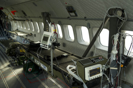 Interior de un CASA C295 del Ejéricto del Aire y del Espacio en versión medicalizada.